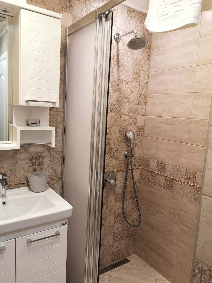 Central Varna Apartment - Lets4Holiday Bagian luar foto