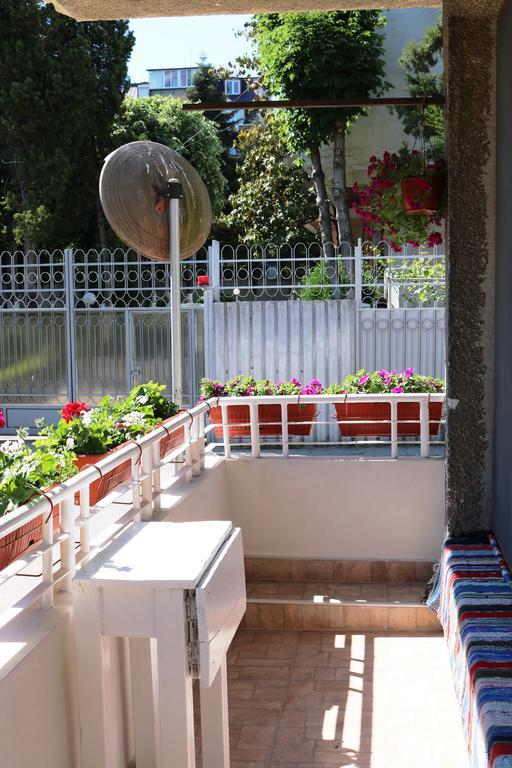 Central Varna Apartment - Lets4Holiday Bagian luar foto