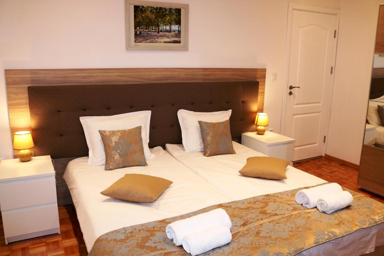 Central Varna Apartment - Lets4Holiday Bagian luar foto